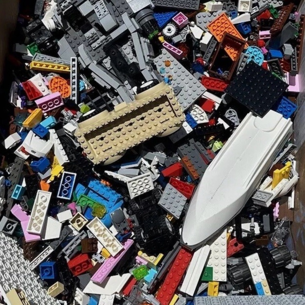 Lego 4 Lbs of random mixed Bulk Legos Gift - Picture 4 of 5
